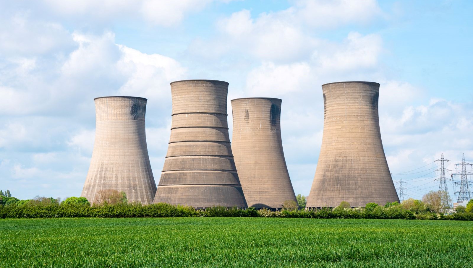 ABD’de dev soğutma kulesi patlayıcıyla yıkıldı