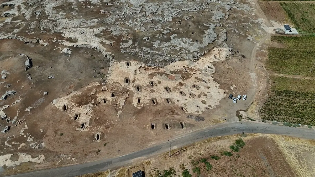 Tharsa Antik Kenti’nde 8 Oda Mezarı Bulundu