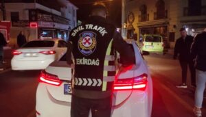alkollu surucu sivil polisi vale saninca yakalandi jA6OXhas.jpg