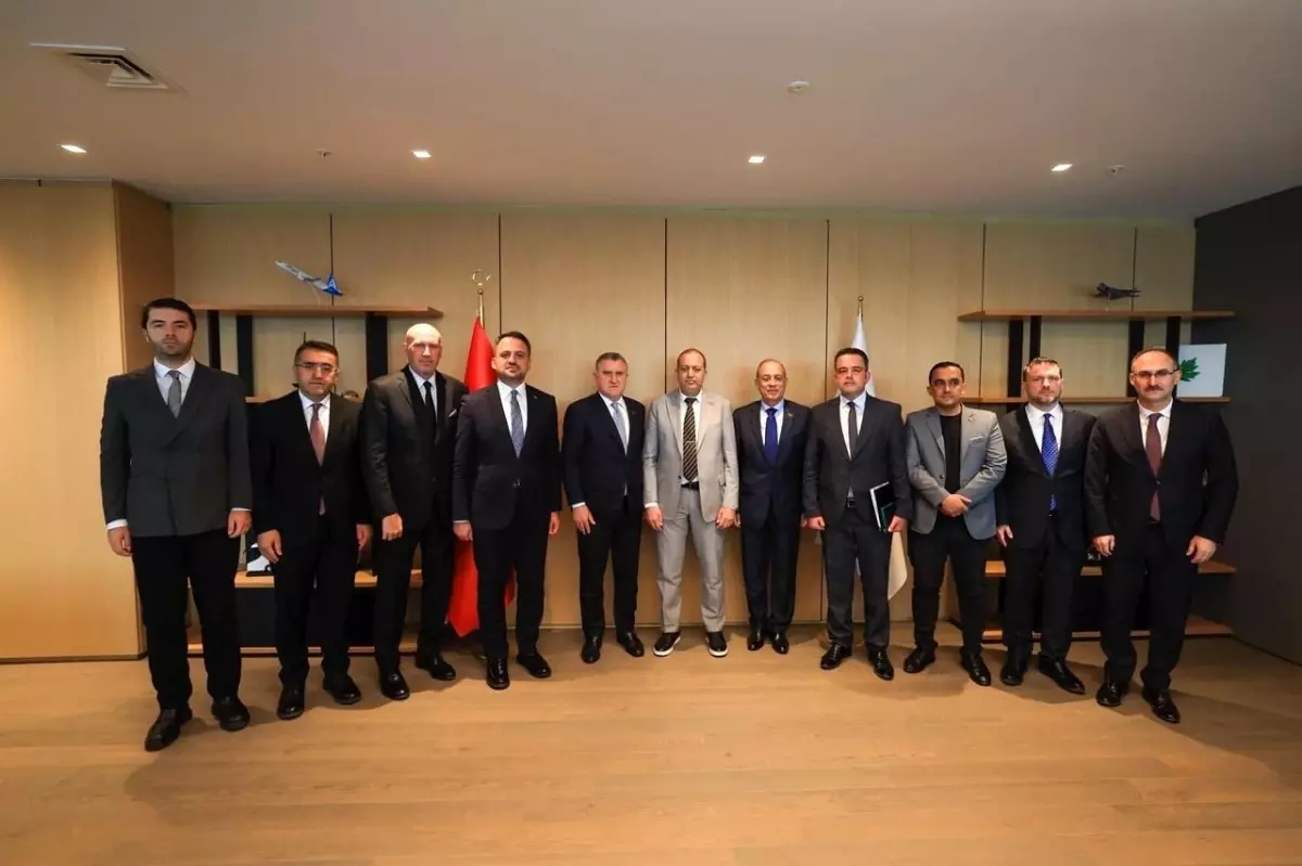 Bakanlar Basketbol Gelişim Merkezi’ni Ziyaret Etti