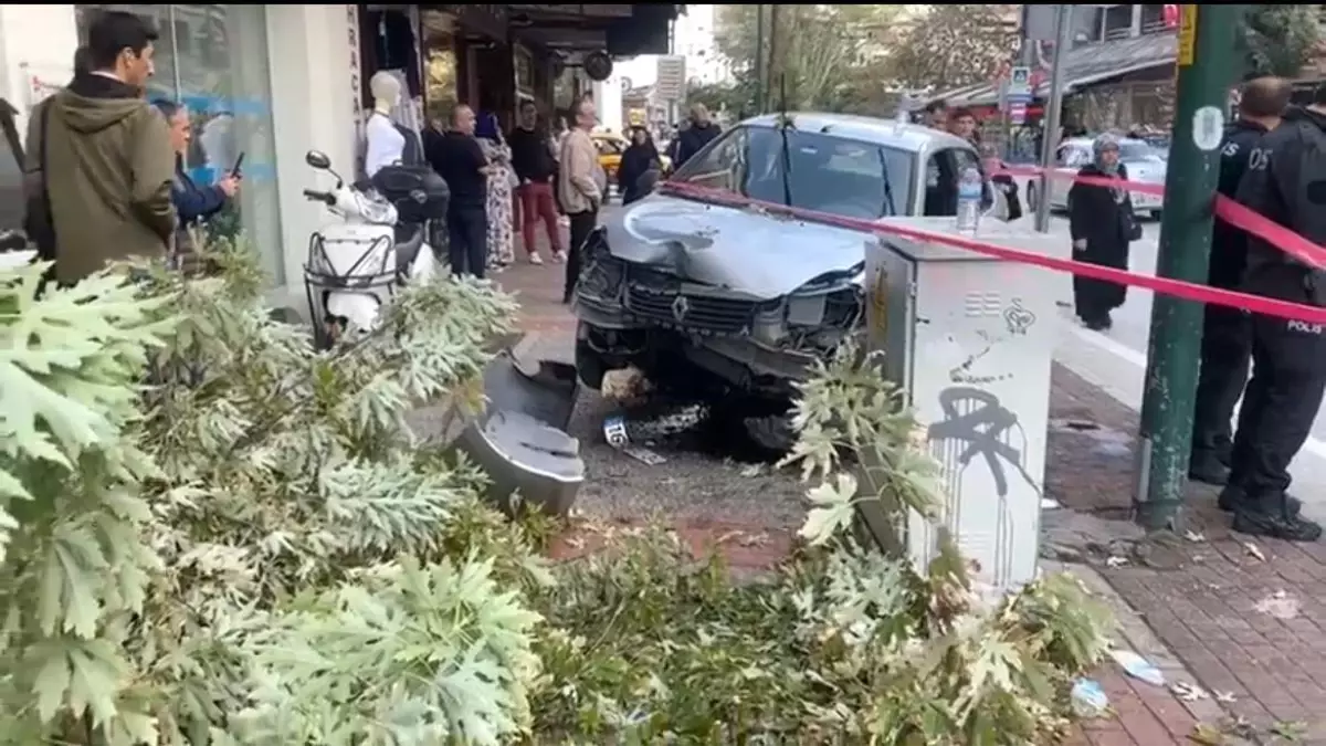Bursa’da Lise Öğrencisi Otomobilin Çarpması Sonucu Yaralandı