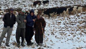 kar yaginca yaylada mahsur kalan kadini komsulari kurtardi UljpfB1p.jpg