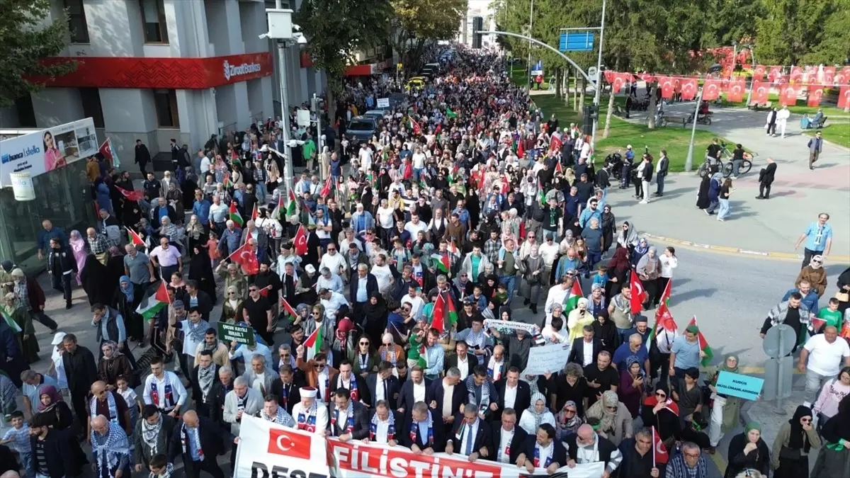 Sakarya’da Filistin’e Destek Yürüyüşü