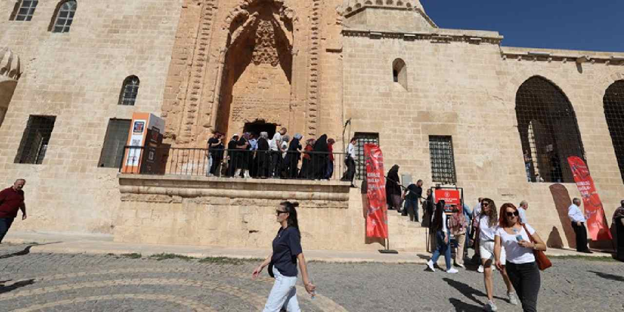 500 bin kisi mardine akin etti xNbDyG1u.jpg