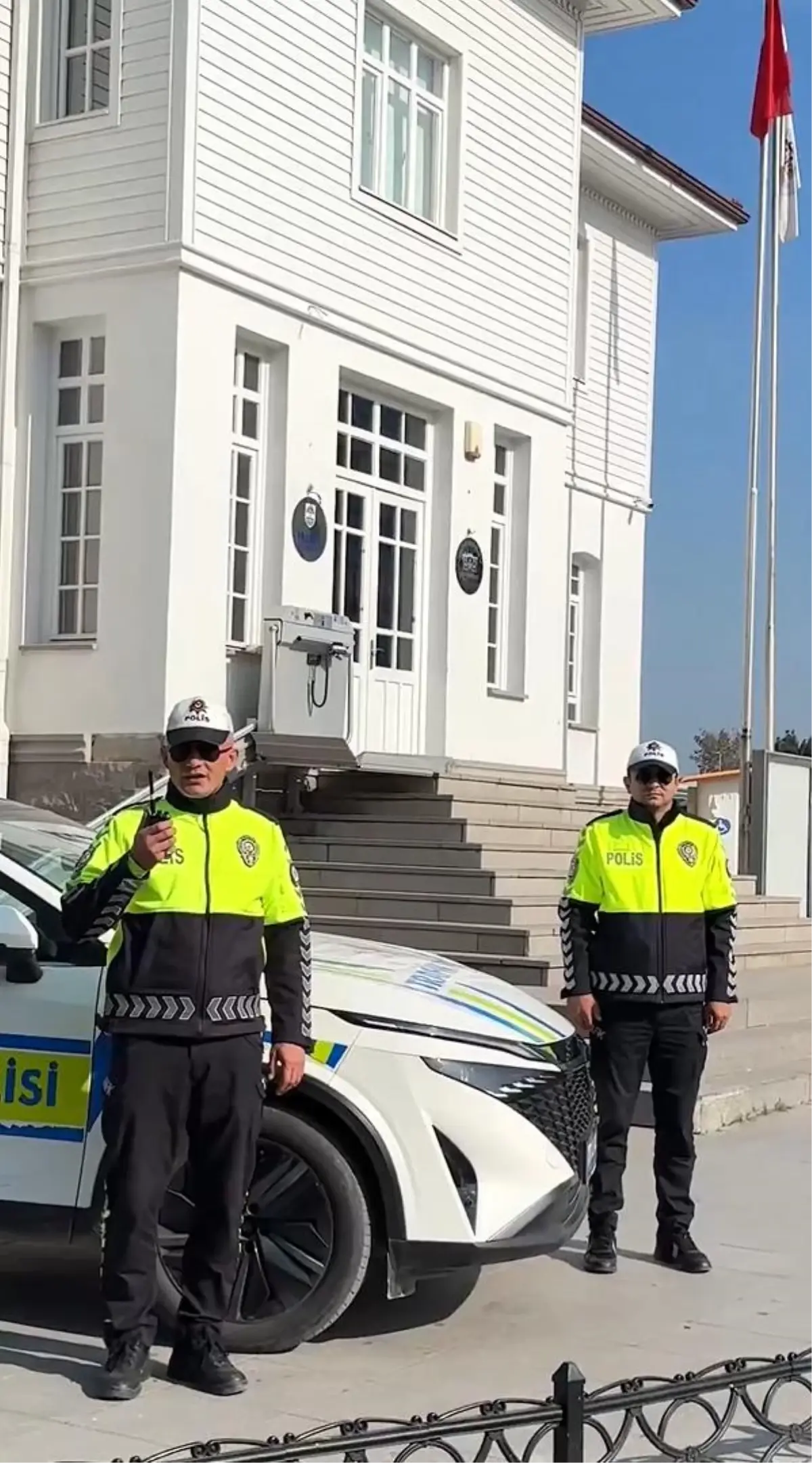 yalova emniyetinde kriptolu telsiz muhabere sistemi ketum kullanima basladi POU2Maed.jpg