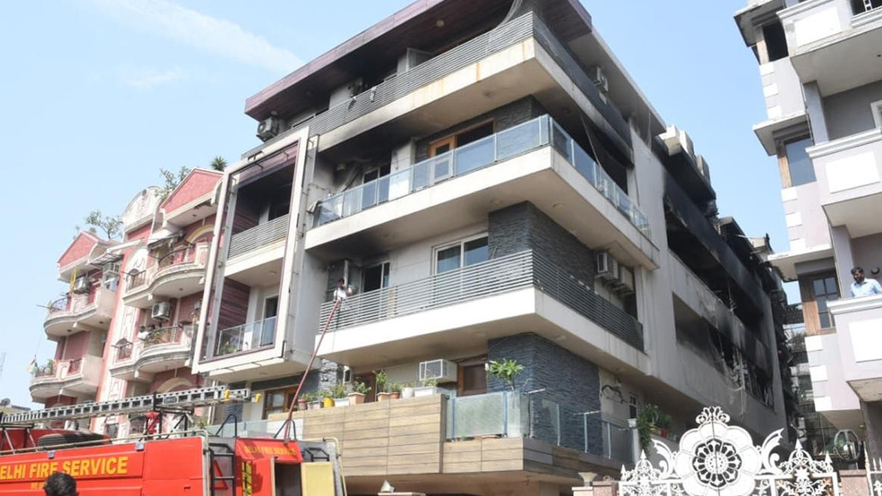 Yeni Delhi’deki Apartman Yangınında Can Kaybı ve Yaralılar