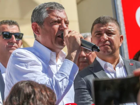 Yeni parti vekilleri harekete gecirdi toplu olarak istifa edecekler kurucular kurulu 95 kisiye cikti ODkRCRU1